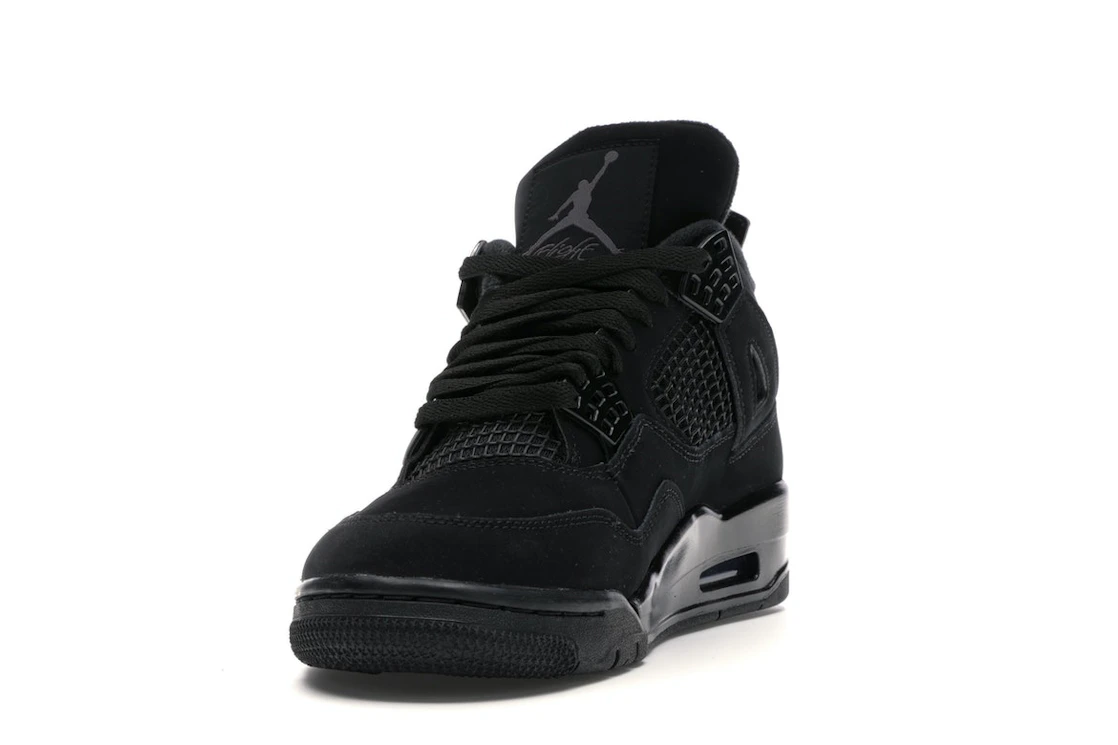 Vue 12 de Jordan 4 Retro Black Cat (2020)