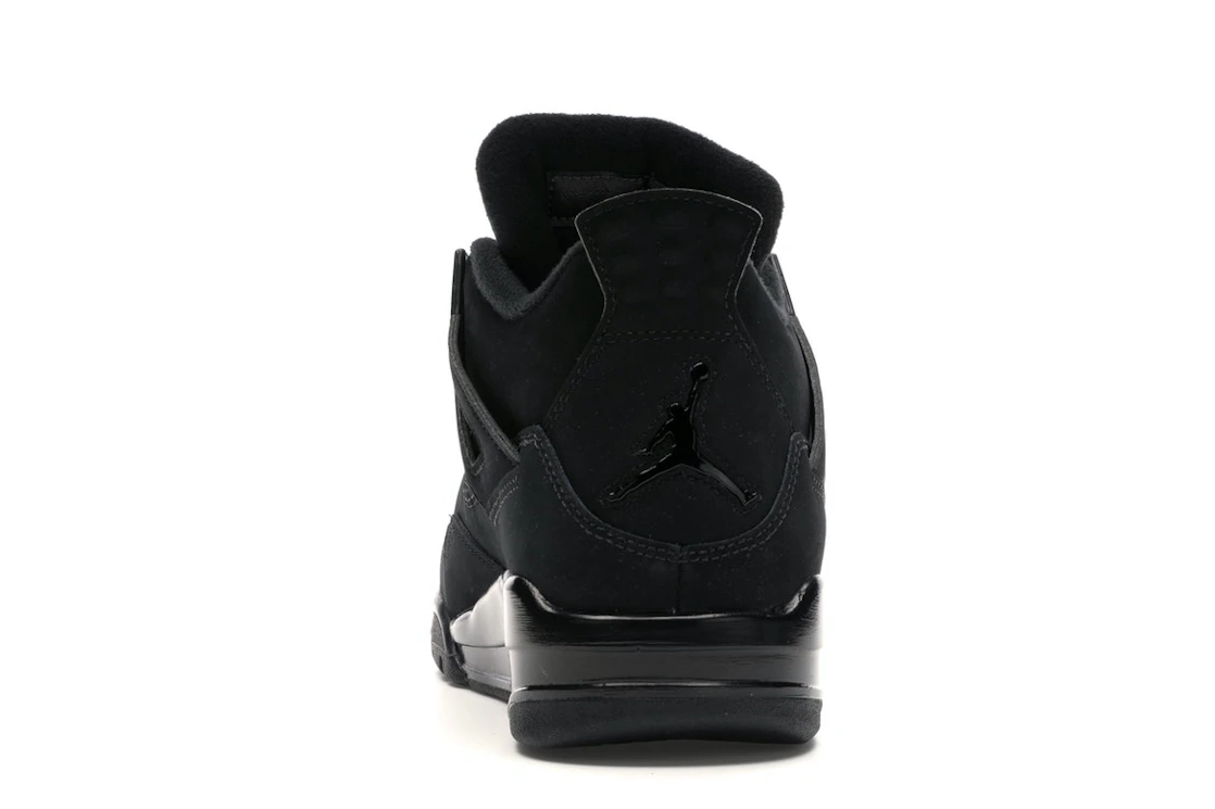 Vue 27 de Jordan 4 Retro Black Cat (2020)