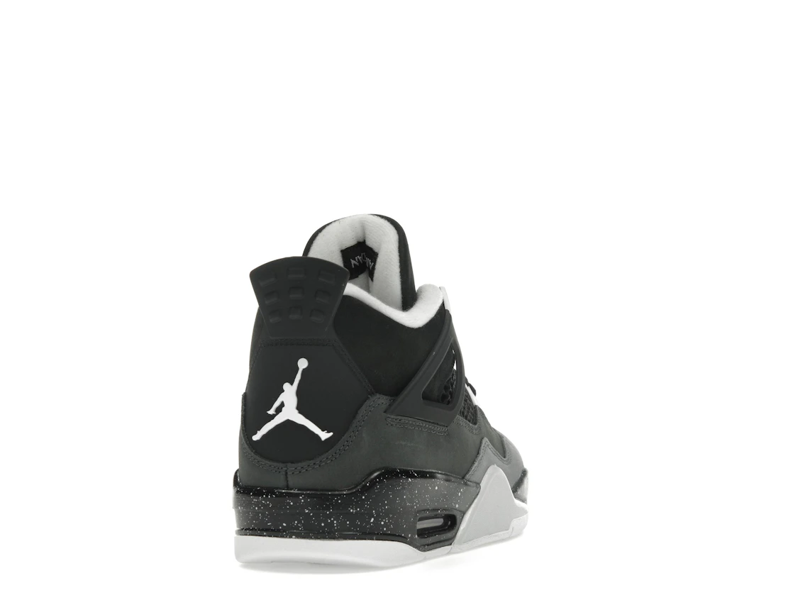 Vue 30 de Jordan 4 Retro Fear (2024) (GS)
