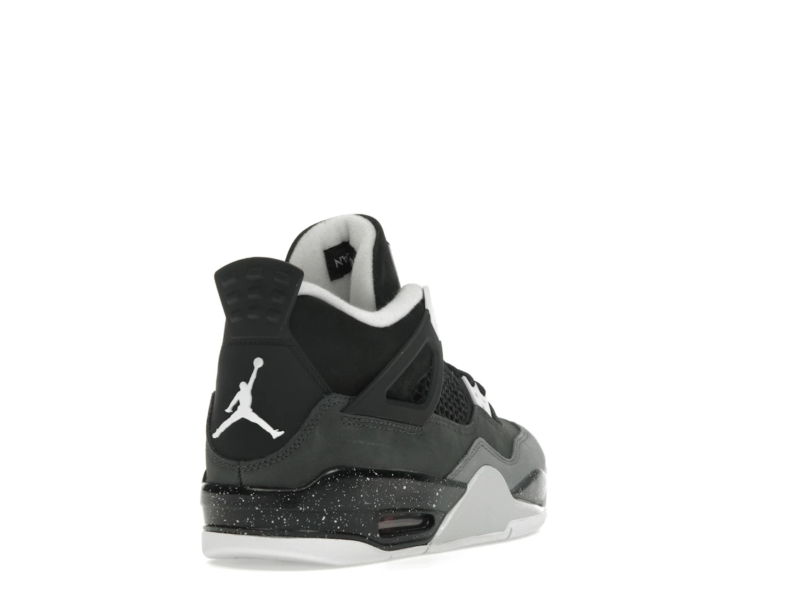 Vue 31 de Jordan 4 Retro Fear (2024) (GS)