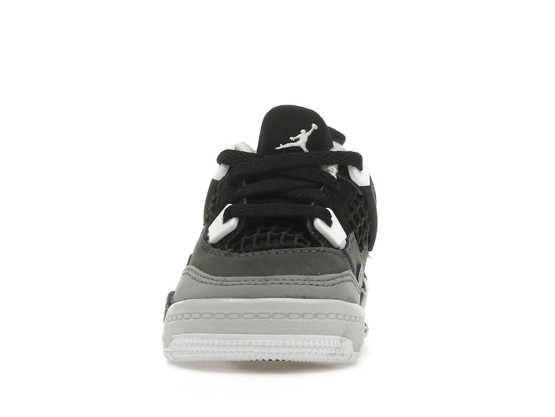 Vue 11 de Jordan 4 Retro Fear (2024) (TD)