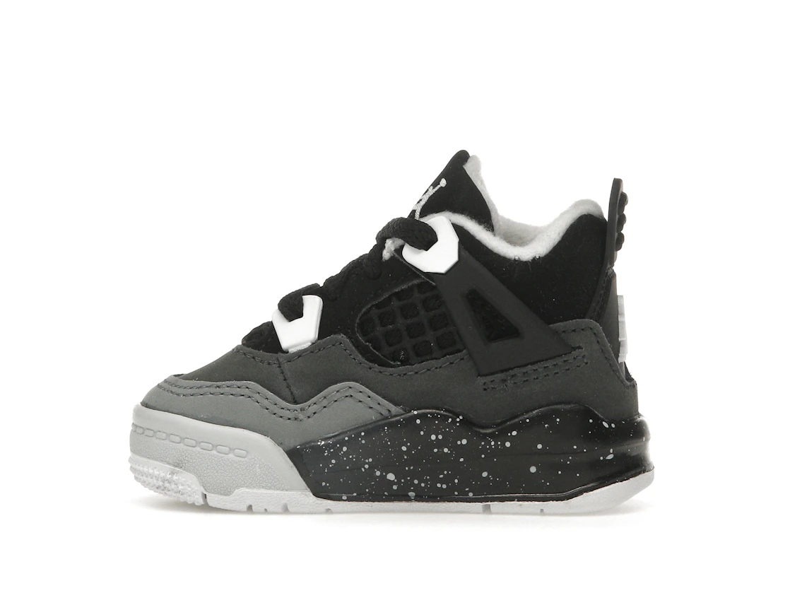 Vue 20 de Jordan 4 Retro Fear (2024) (TD)