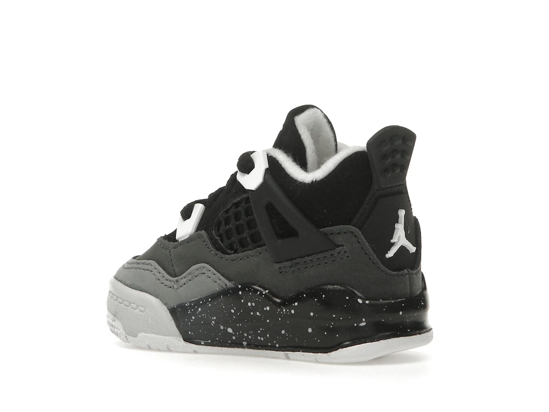 Vue 23 de Jordan 4 Retro Fear (2024) (TD)