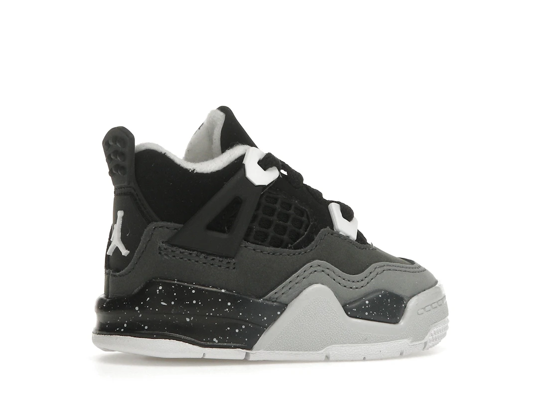 Vue 35 de Jordan 4 Retro Fear (2024) (TD)