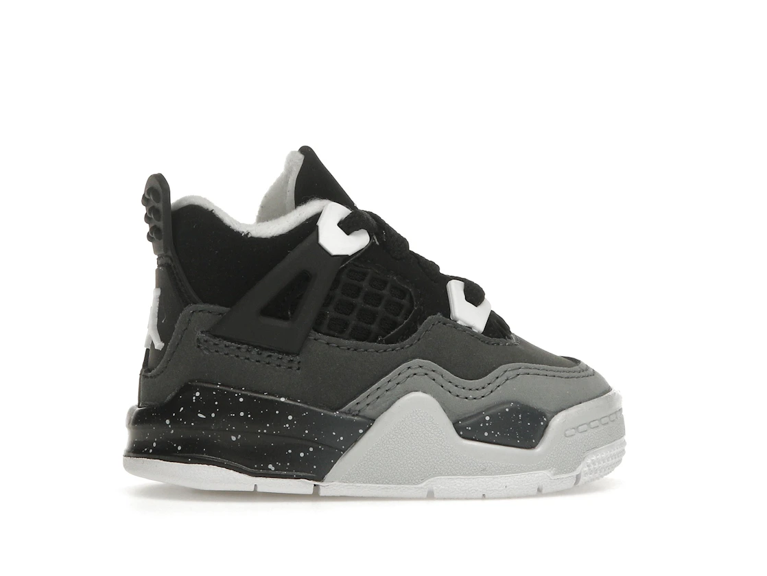 Vue 36 de Jordan 4 Retro Fear (2024) (TD)