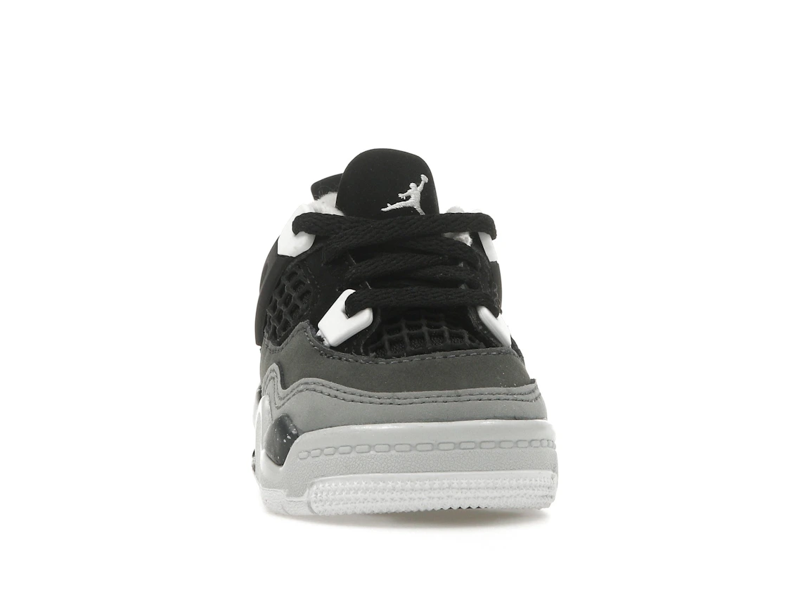 Vue 9 de Jordan 4 Retro Fear (2024) (TD)