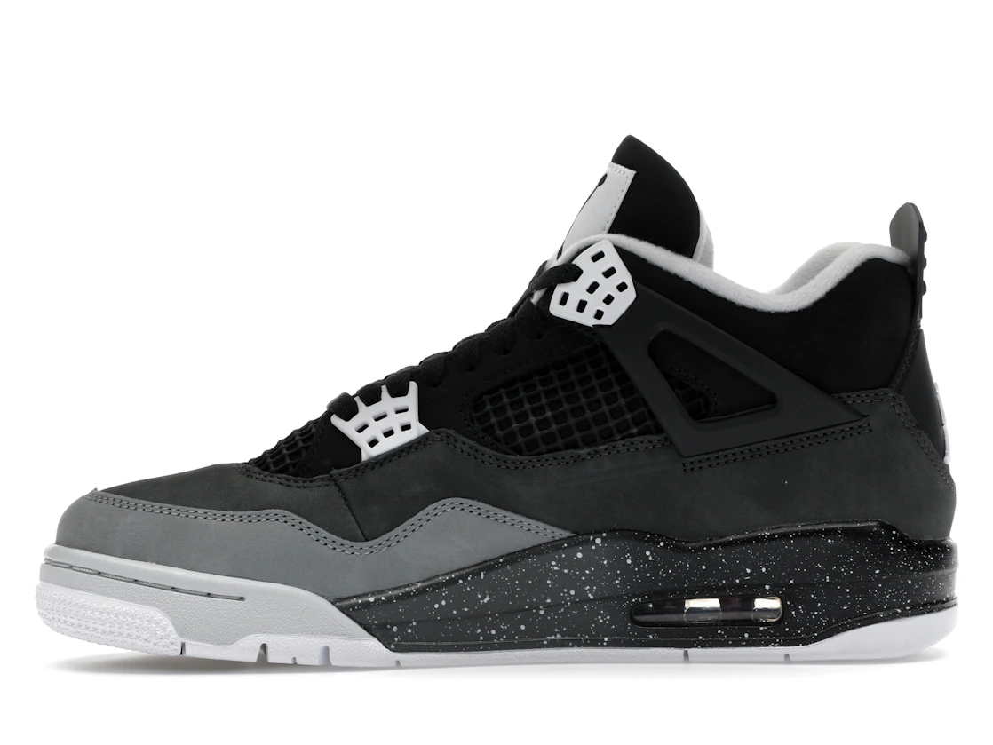 Vue 19 de Jordan 4 Retro Fear (2024)