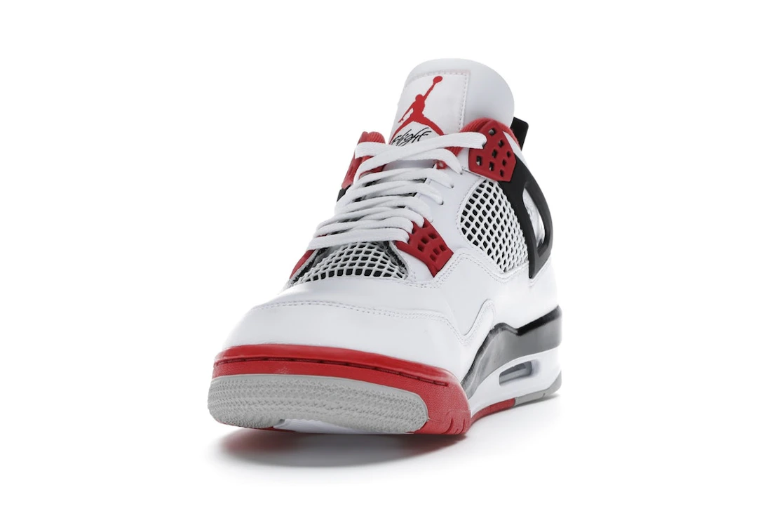 Vue 12 de Jordan 4 Retro Fire Red (2020)