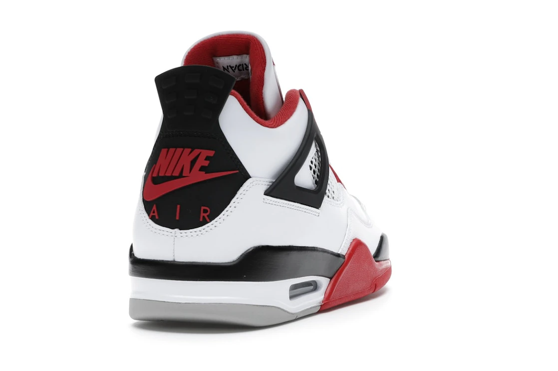 Vue 30 de Jordan 4 Retro Fire Red (2020)