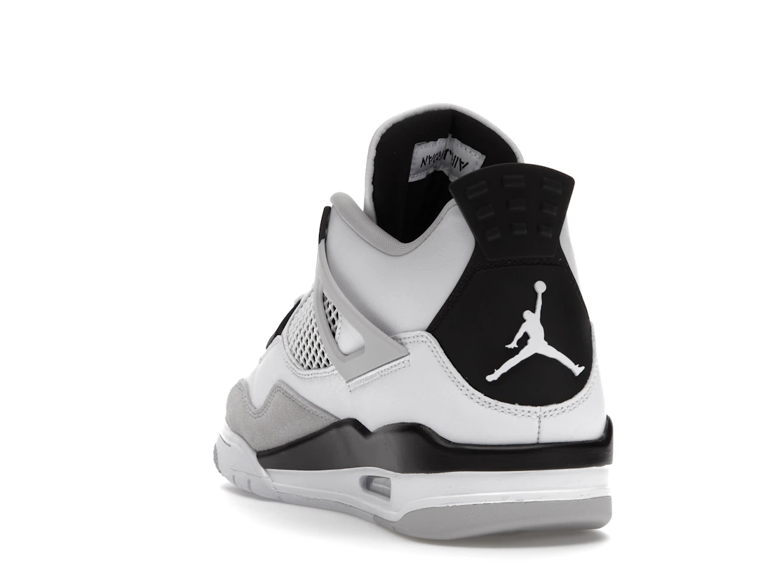 Vue 26 de Jordan 4 Retro Military Black