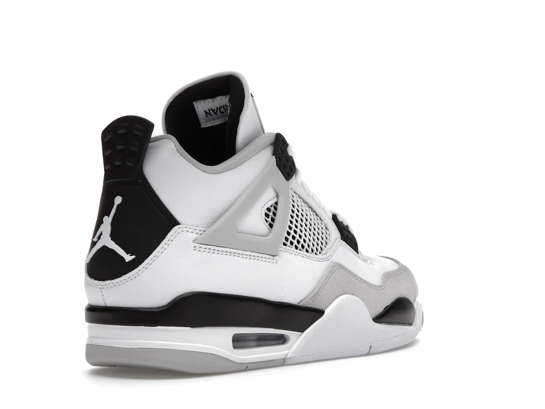 Vue 32 de Jordan 4 Retro Military Black