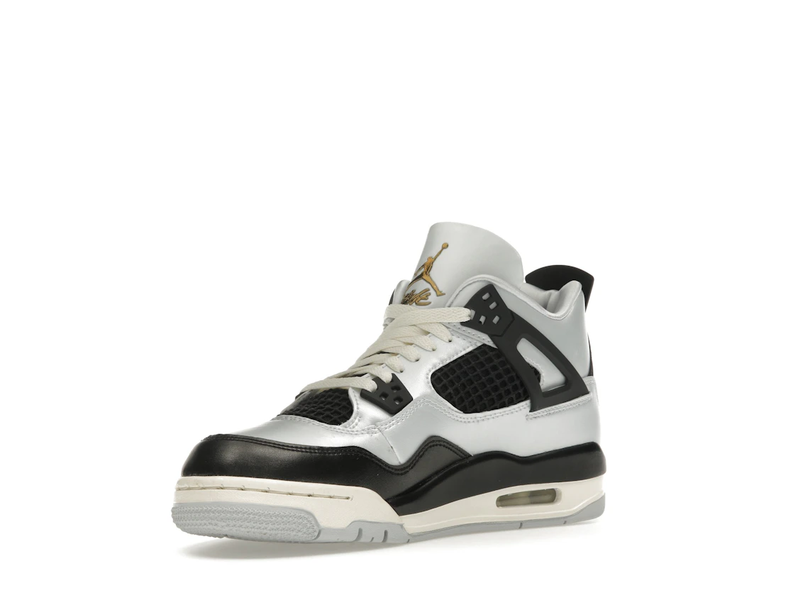 Vue 15 de Jordan 4 Retro Platinum Gold (GS)