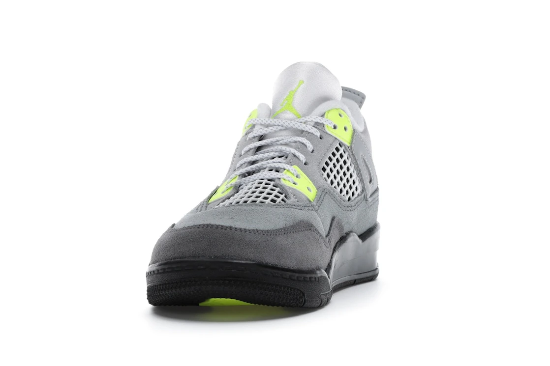 Vue 12 de Jordan 4 Retro SE 95 Neon (PS)