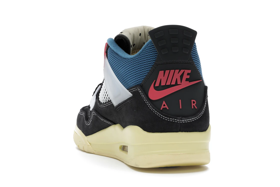 Vue 26 de Jordan 4 Retro Union Off Noir