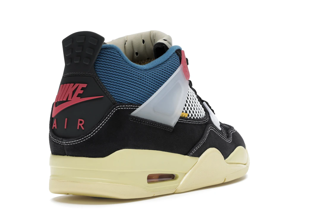 Vue 31 de Jordan 4 Retro Union Off Noir