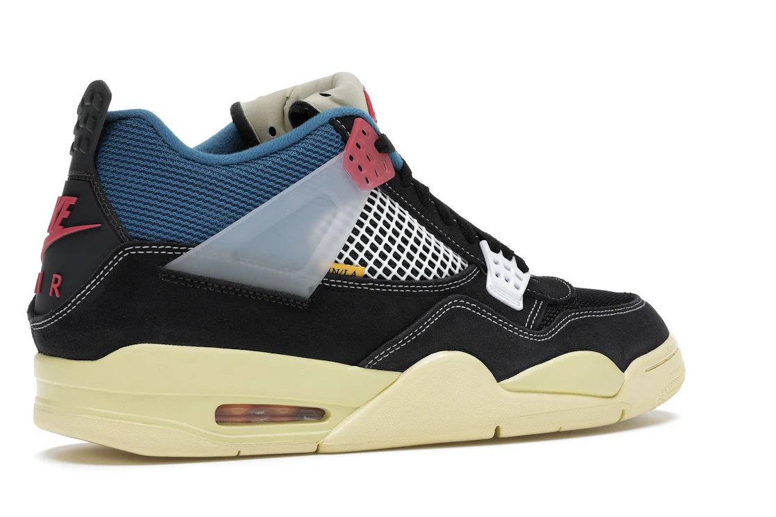 Vue 34 de Jordan 4 Retro Union Off Noir