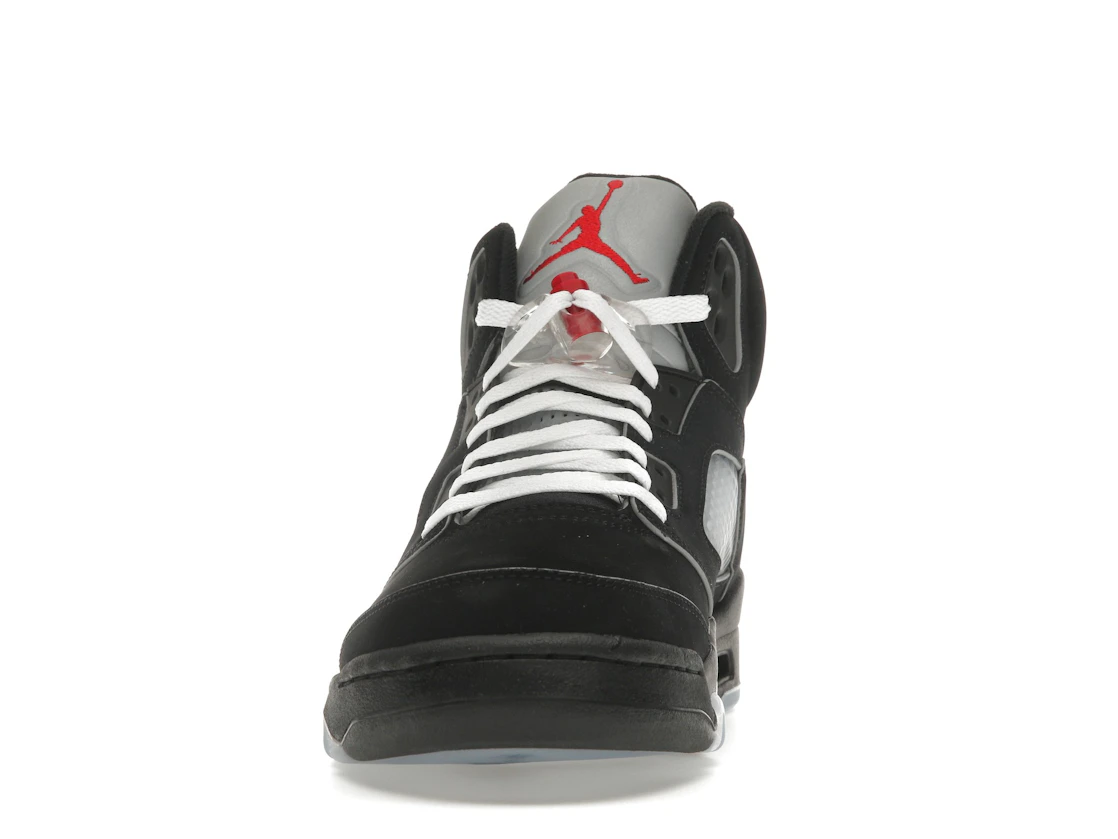 Vue 11 de Jordan 5 Retro OG Black Metallic Reimagined