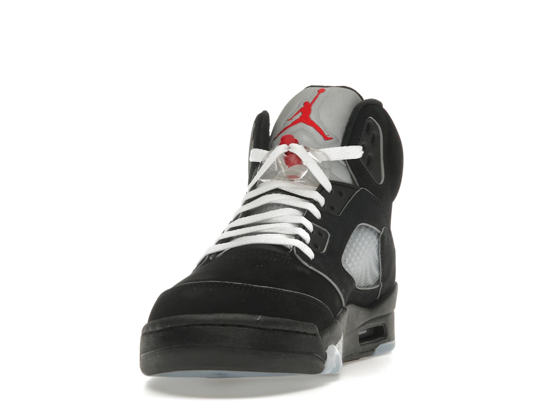 Vue 12 de Jordan 5 Retro OG Black Metallic Reimagined