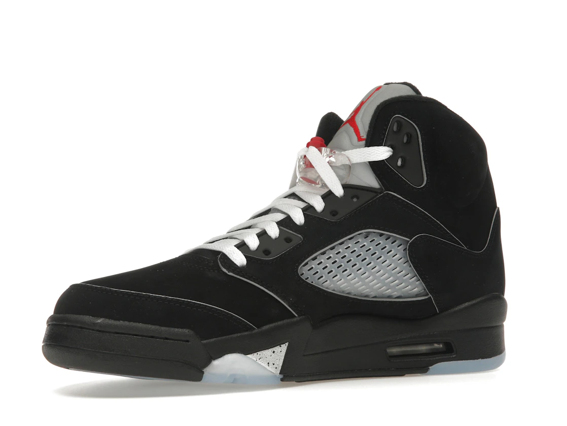 Vue 16 de Jordan 5 Retro OG Black Metallic Reimagined