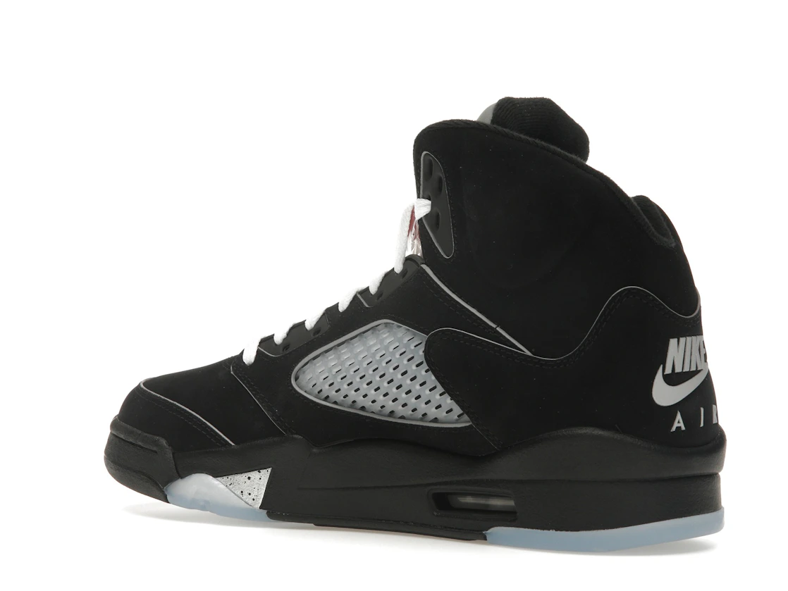 Vue 23 de Jordan 5 Retro OG Black Metallic Reimagined