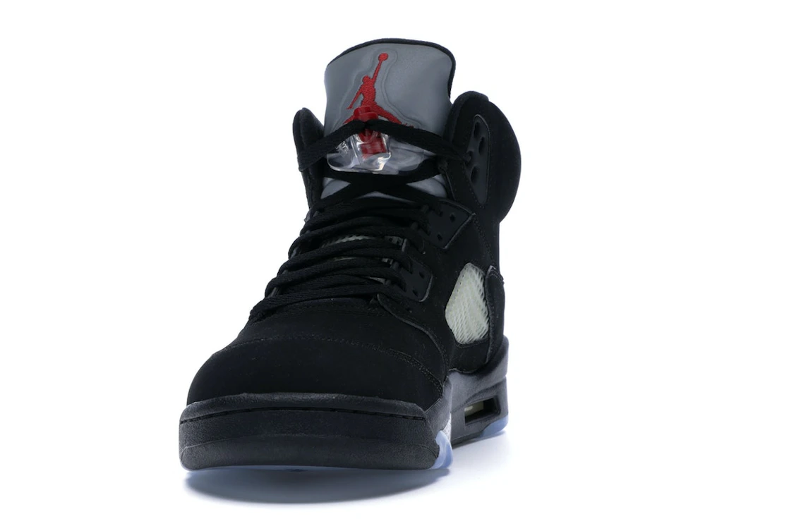 Vue 12 de Jordan 5 Retro Black Metallic (2016)