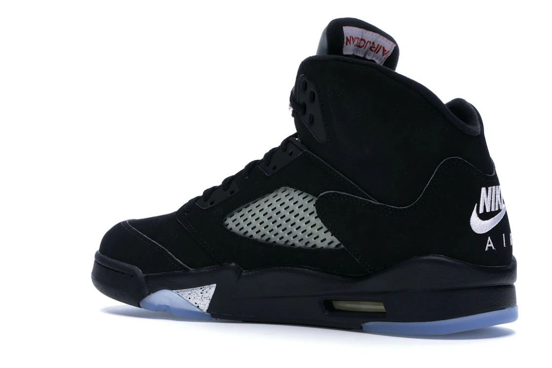 Vue 23 de Jordan 5 Retro Black Metallic (2016)