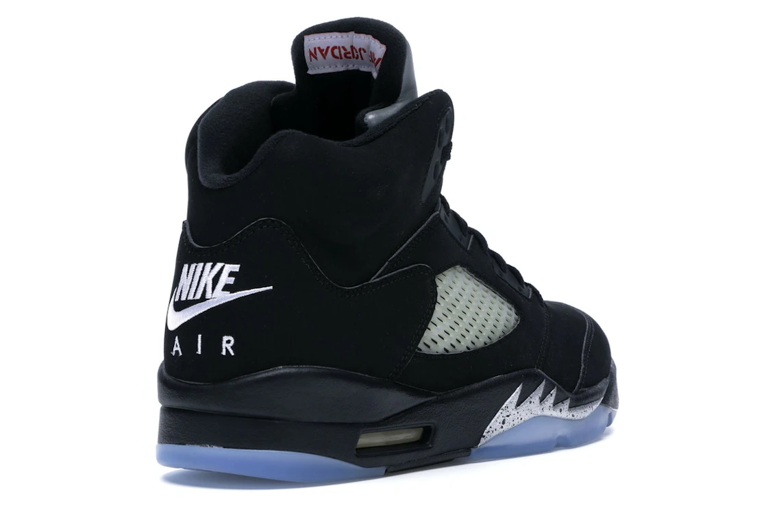 Vue 32 de Jordan 5 Retro Black Metallic (2016)