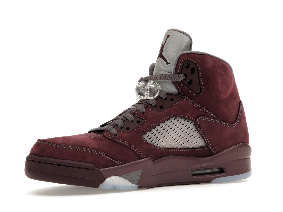 Vue 16 de Jordan 5 Retro Burgundy (2023)