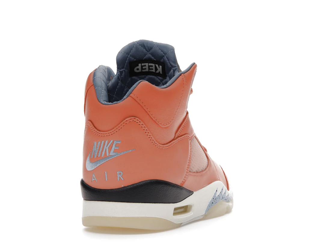 Vue 30 de Jordan 5 Retro DJ Khaled We The Best Crimson Bliss