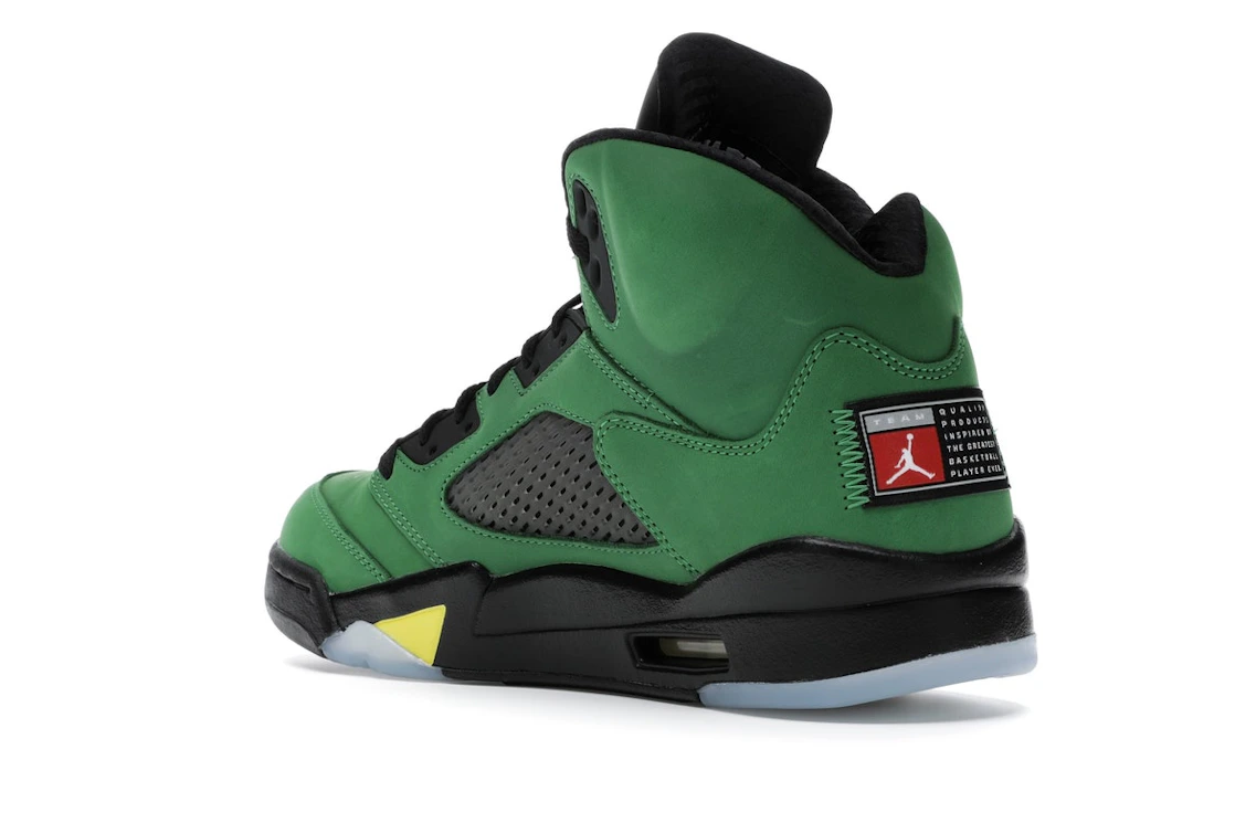 Vue 24 de Jordan 5 Retro SE Oregon