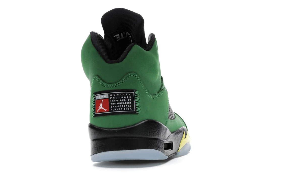 Vue 29 de Jordan 5 Retro SE Oregon