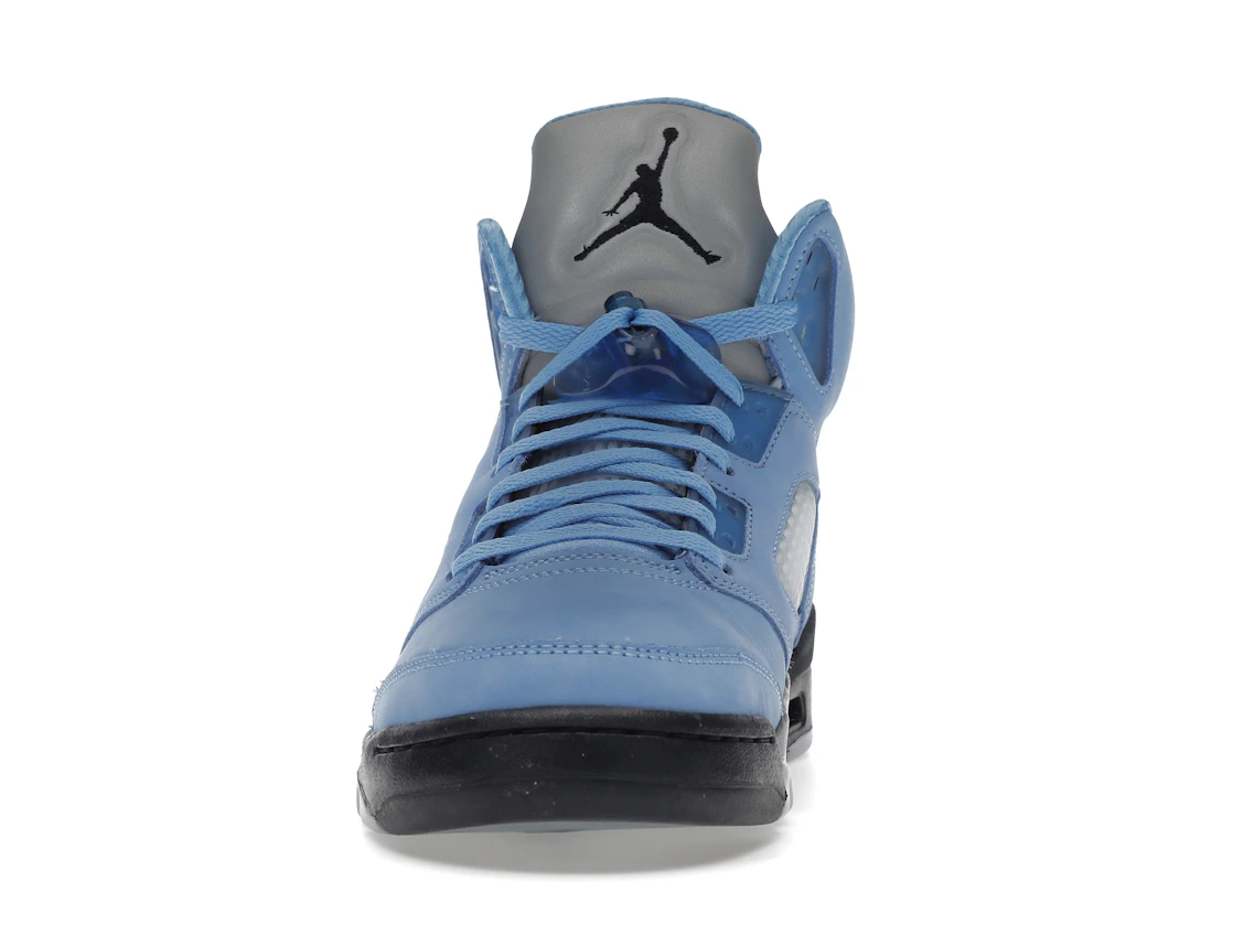 Vue 11 de Jordan 5 Retro UNC University Blue