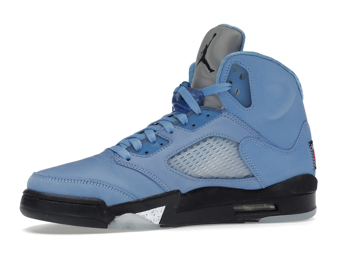 Vue 17 de Jordan 5 Retro UNC University Blue