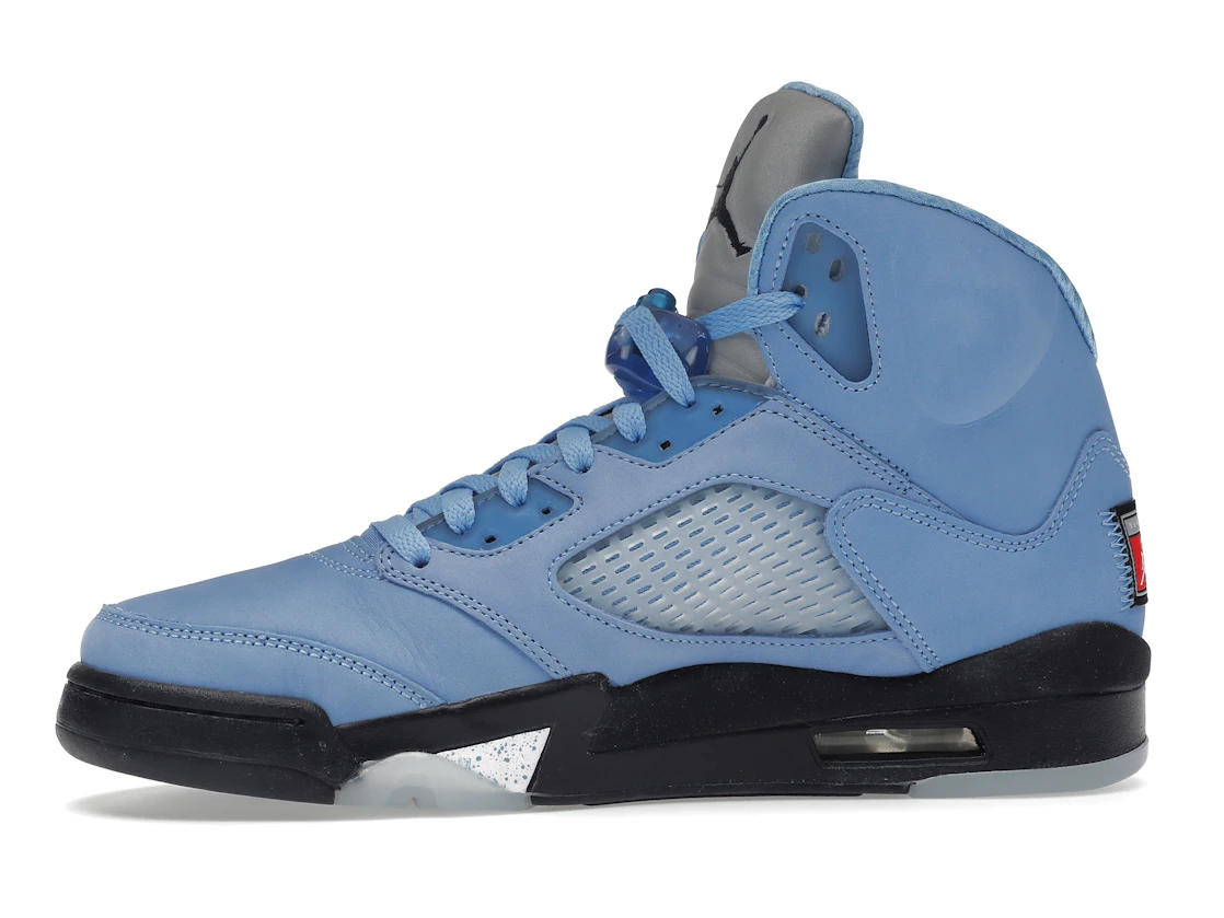 Vue 18 de Jordan 5 Retro UNC University Blue