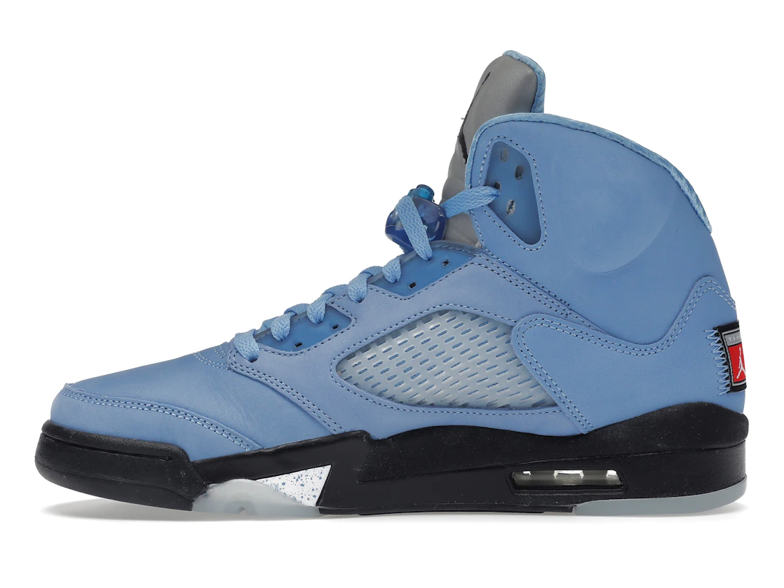 Vue 19 de Jordan 5 Retro UNC University Blue