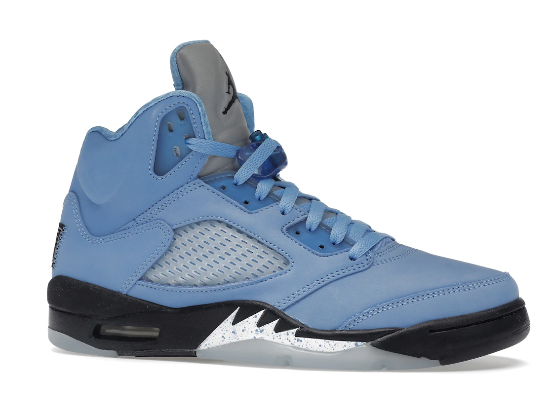 Vue 3 de Jordan 5 Retro UNC University Blue