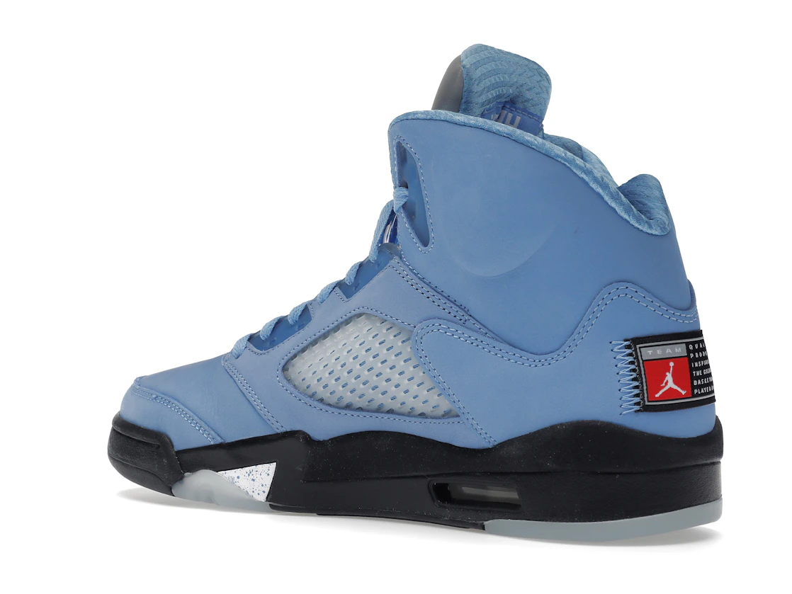 Vue 23 de Jordan 5 Retro UNC University Blue