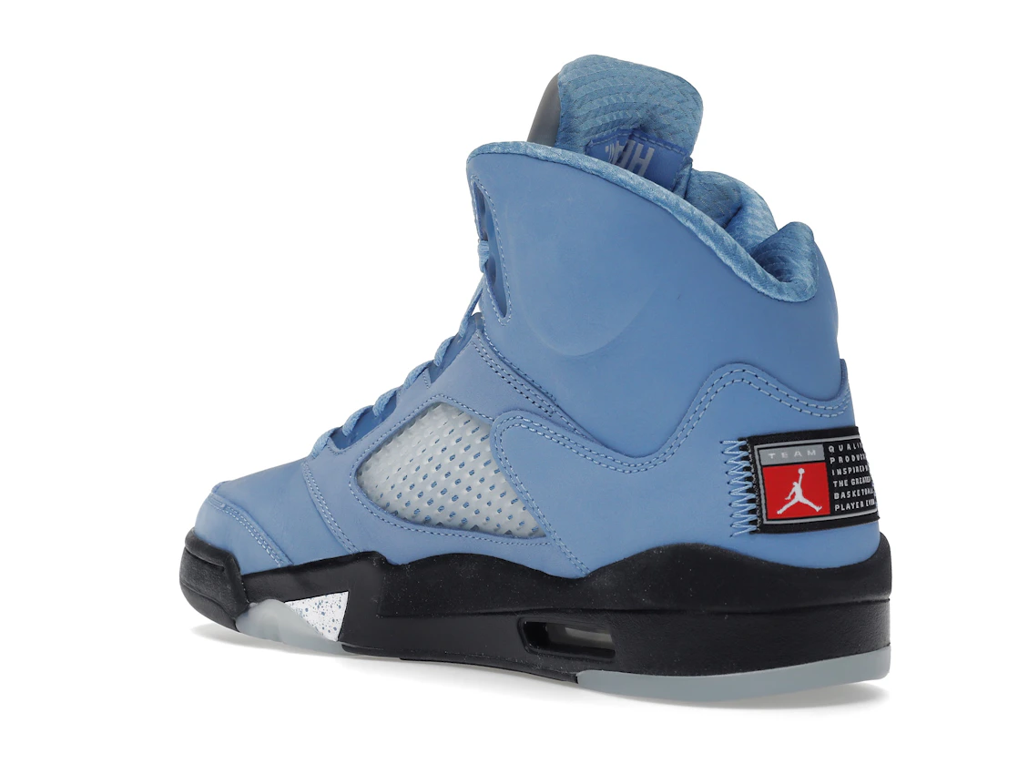 Vue 24 de Jordan 5 Retro UNC University Blue