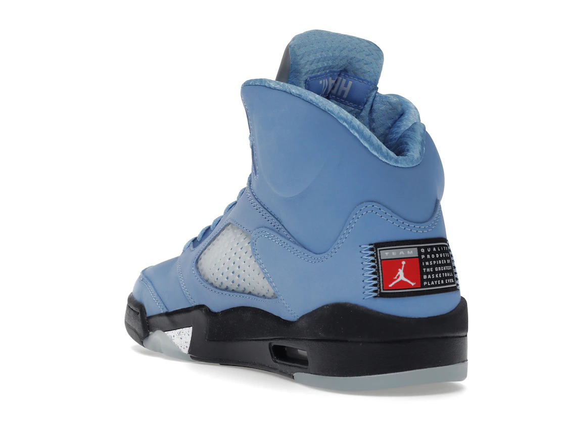 Vue 25 de Jordan 5 Retro UNC University Blue
