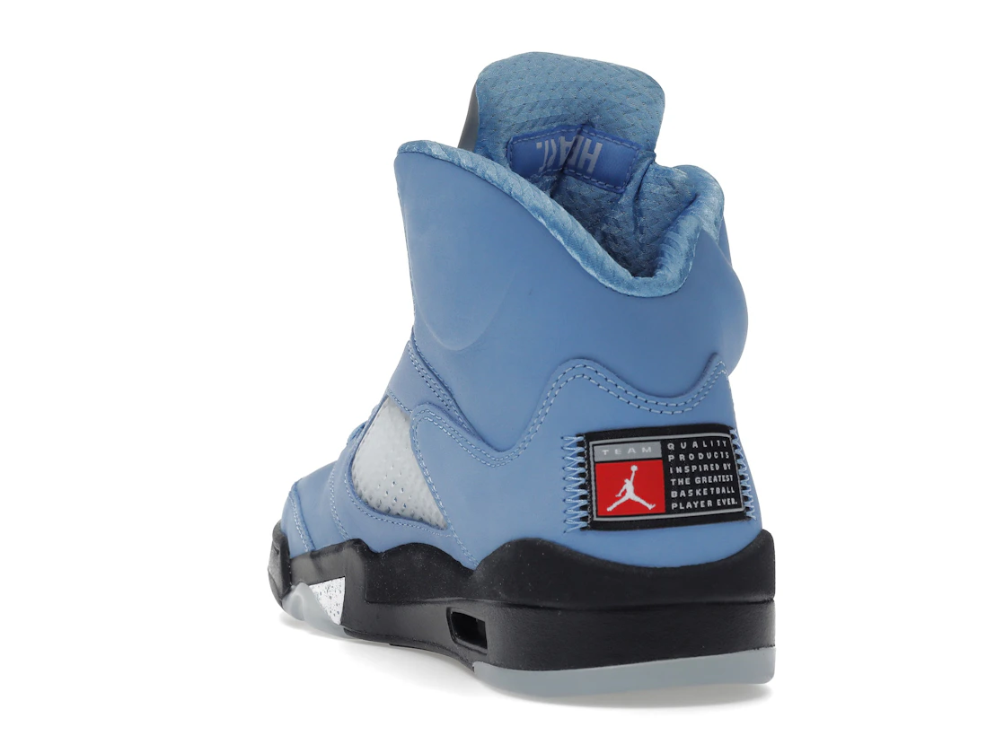 Vue 26 de Jordan 5 Retro UNC University Blue