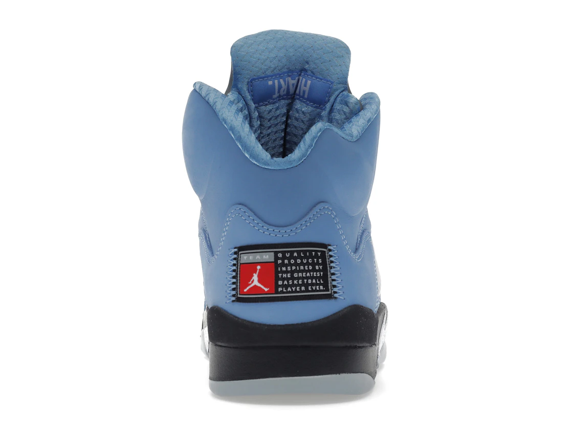 Vue 28 de Jordan 5 Retro UNC University Blue