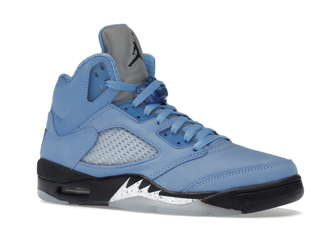 Vue 4 de Jordan 5 Retro UNC University Blue