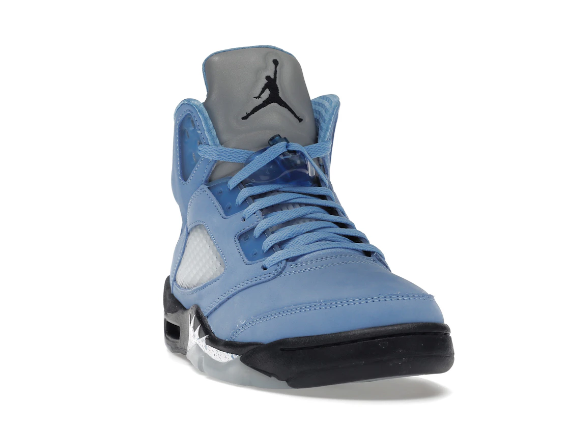 Vue 8 de Jordan 5 Retro UNC University Blue