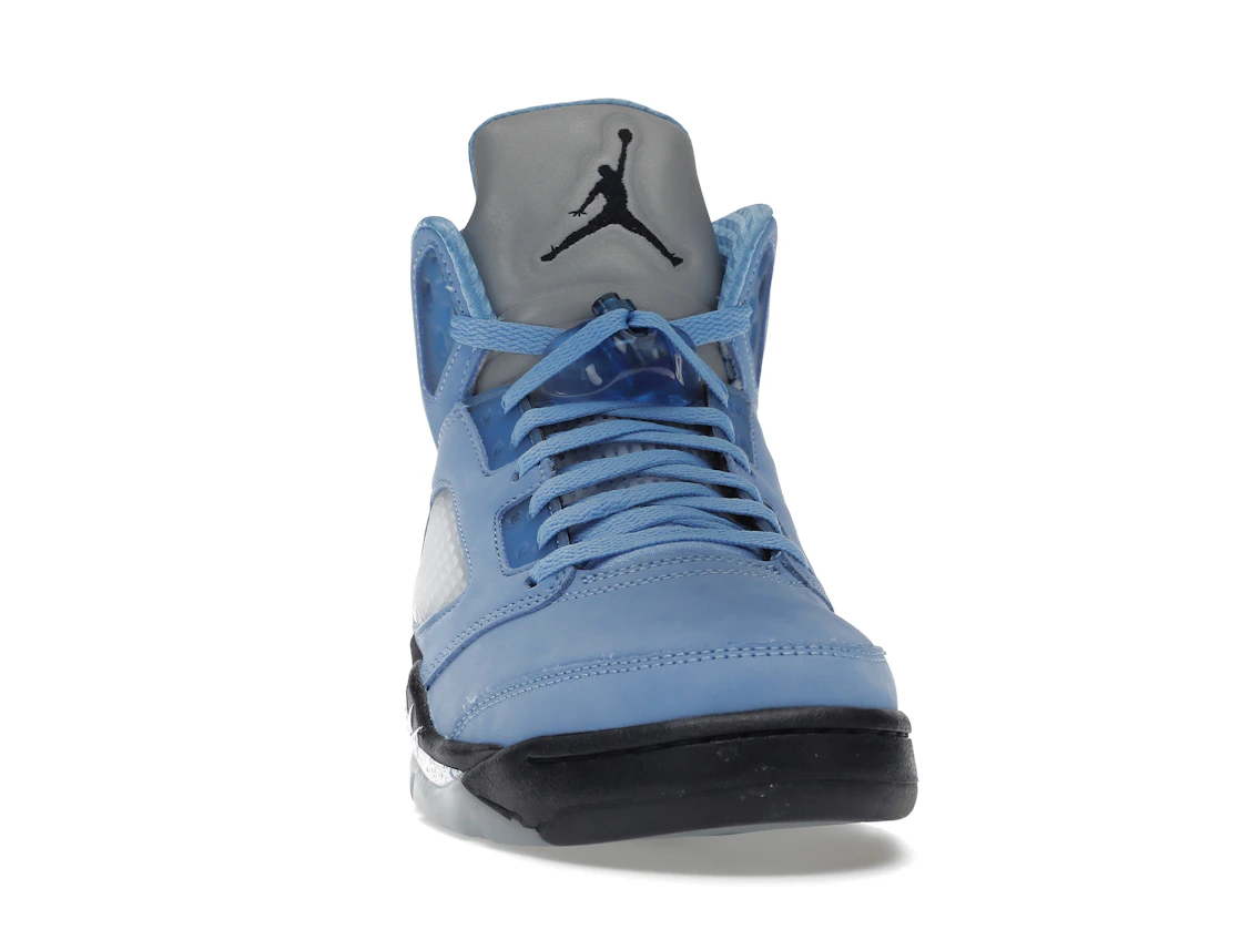 Vue 9 de Jordan 5 Retro UNC University Blue