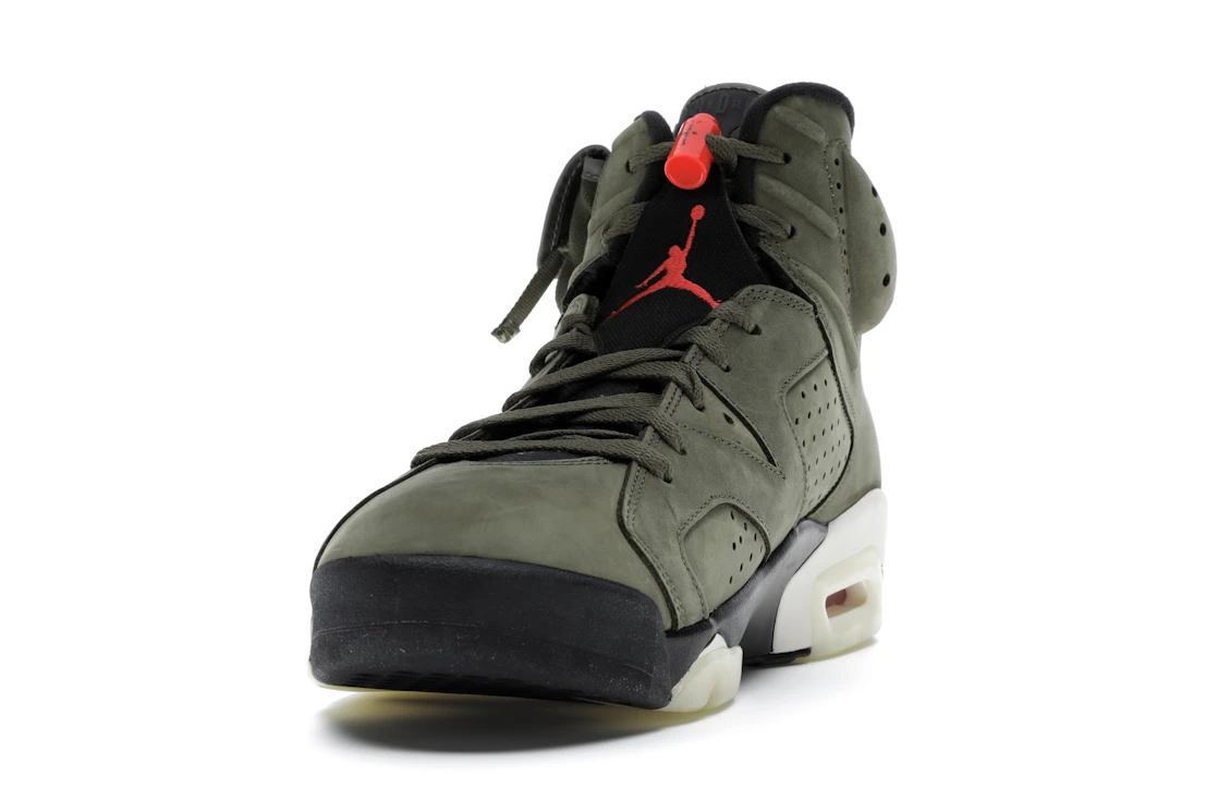 Vue 12 de Jordan 6 Retro Travis Scott