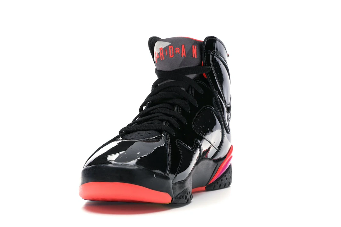 Vue 12 de Jordan 7 Retro Black Patent 