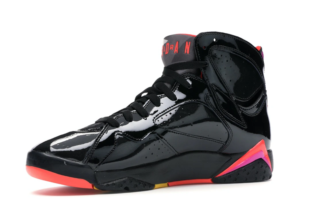 Vue 16 de Jordan 7 Retro Black Patent 