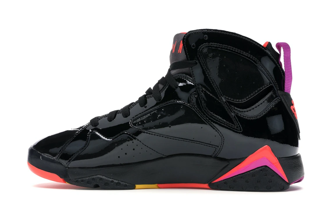 Vue 20 de Jordan 7 Retro Black Patent 