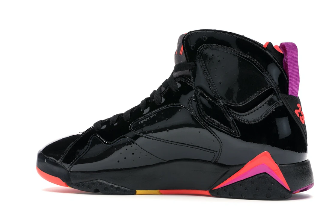 Vue 21 de Jordan 7 Retro Black Patent 