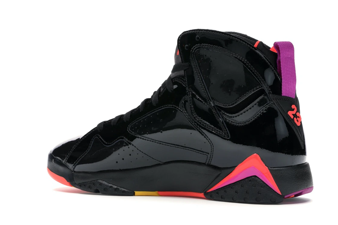 Vue 22 de Jordan 7 Retro Black Patent 